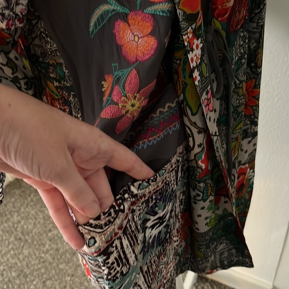 Vincente Boho Multicolor Tie-Front Top - Picture 9 of 14